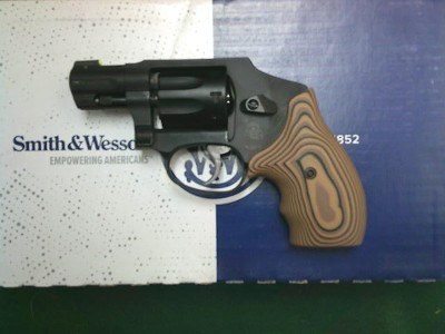 SMITH & WESSON 43C .22 LR