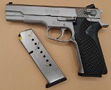 SMITH & WESSON 1006 10MM - 2 of 3