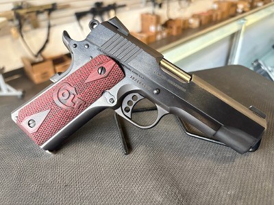COLT 1911 COMBAT COMMANDER .38 SUPER