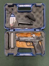 SMITH & WESSON M&P40 .40 S&W