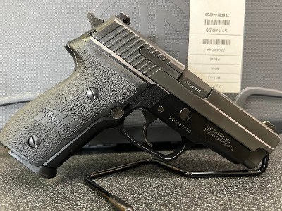 SIG SAUER M11-A1 9MM LUGER (9x19 PARA)