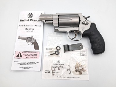 SMITH & WESSON GOVERNOR 410 / 45