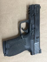 SMITH & WESSON M&P40 M2.0 .40 S&W - 1 of 3