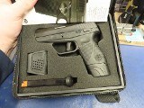 TAURUS PT740 Slim .40 S&W - 1 of 3