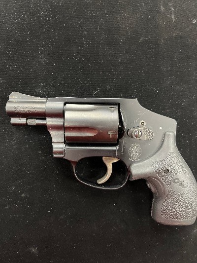 SMITH & WESSON MODEL 442-2 AIRWEIGHT .38 S&W
