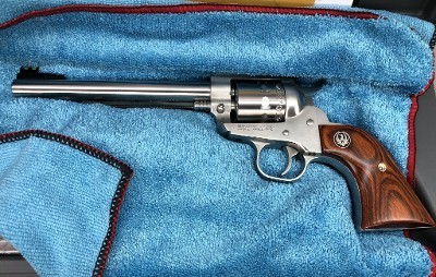 RUGER NEW MODEL SINGLE-NINE .22LR/.22MAG