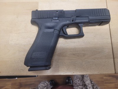 GLOCK 17 GEN 5 9MM LUGER (9X19 PARA)