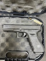GLOCK G22 GEN 3.40 S&W - 2 of 3