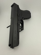 GLOCK G22 GEN 3.40 S&W - 2 of 3