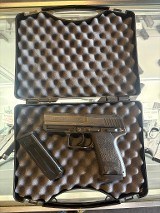 HECKLER & KOCH USP COMPACT V1 .40 S&W - 3 of 3