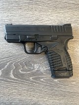 SPRINGFIELD ARMORY XD-40 40 Smith & Wesson - 2 of 3
