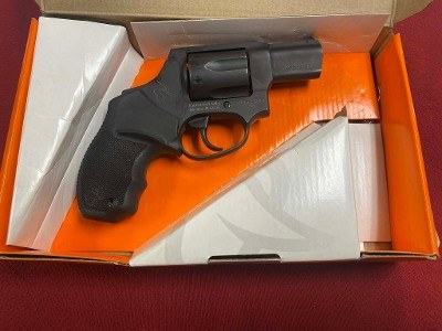 TAURUS 856 SIX SHOT SNUB NOSE HAMMERLESS .38 SPL