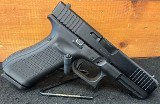 GLOCK G22 GEN 5 .40 S&W - 2 of 3