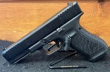 GLOCK G22 GEN 5 .40 S&W - 1 of 3
