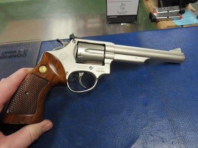 TAURUS 66 .357 MAG