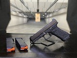 GLOCK G22 GEN 5 .40 S&W - 2 of 3
