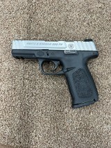 SMITH & WESSON SD9 VE 9MM LUGER (9x19 PARA) - 1 of 3