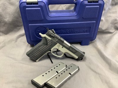 SMITH & WESSON .45 C.Q.B. PC 45 ACP (45 Auto) - Image 1 of 3