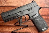 SIG SAUER P320 CARRY, Nitron with Siglite sights, Box and 3 magazines9MM LUGER (9x19 PARA) - 2 of 3