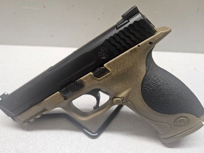 SMITH & WESSON M & P 40 .40 S&W - Image 1 of 3