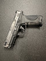 SMITH & WESSON PERFORMANCE CENTER M&P9 METAL CARRY COMP 9MM LUGER (9X19 PARA) - 1 of 3
