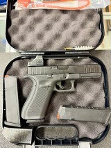 Glock G17 Gen 5 9MM LUGER (9X19 PARA) - 1 of 3