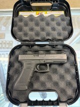 GLOCK G17 GEN 4 9MM LUGER (9x19 PARA) - 1 of 3