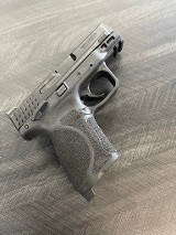 SMITH & WESSON M&P40 M2.0 .40 S&W - 1 of 2