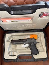 MAGNUM RESEARCH Desert Eagle .50 AE - 2 of 3