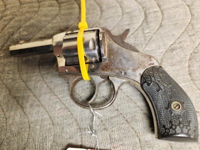 H&R THE AMERICAN .32 ACP