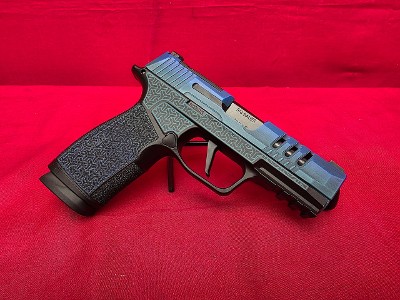 SIG SAUER P365 X MACRO (Shark Coast Customs) 9MM LUGER (9x19 PARA)