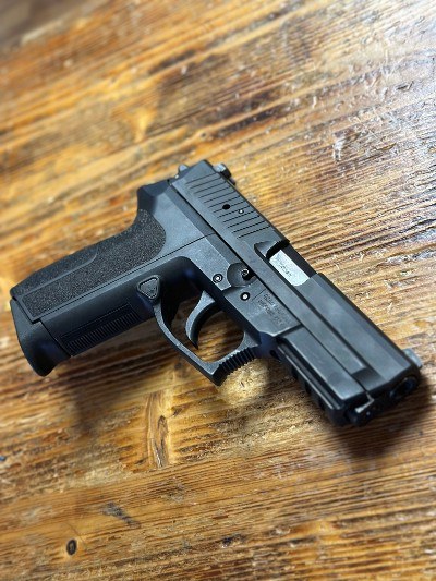 SIG SAUER SP2022 .40 S&W