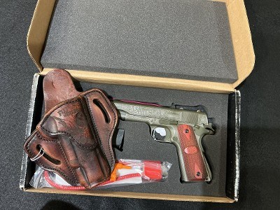 AUTO-ORDNANCE 1911 FLY GIRLS WWII EDITION .45 ACP