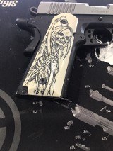 KIMBER 1911 stainless LW .45 ACP - 3 of 3