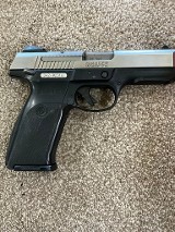RUGER SR40 STANDARD .40 S&W - 3 of 3
