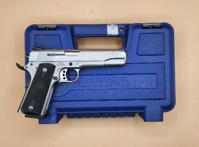 SMITH & WESSON SW1911 .45 ACP