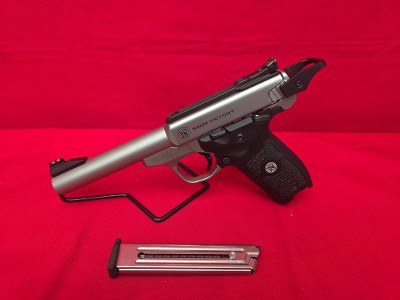 SMITH & WESSON SW22 VICTORY .22 LR - Image 1 of 3