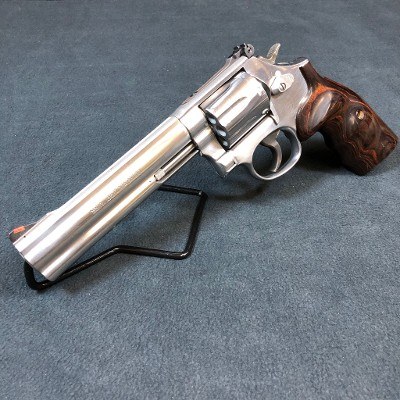 SMITH & WESSON 686-6 PLUS DELUXE .357 MAG