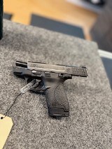 SMITH & WESSON M&P SHIELD 40 .40 S&W - 1 of 3