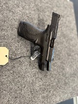 SMITH & WESSON M&P SHIELD 40 .40 S&W - 2 of 3