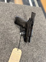 SMITH & WESSON M&P SHIELD 40 .40 S&W - 1 of 3