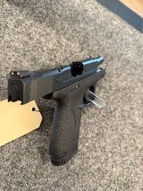 SMITH & WESSON M&P SHIELD 40 .40 S&W - 2 of 3