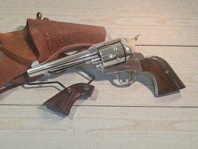 RUGER VAQUERO STAINLESS .45 LC - Image 2 of 3