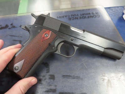 COLT 1911 GOVERNMENT .45 ACP