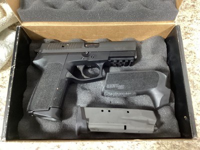 SIG SAUER SP2022 .40 S&W - Image 1 of 3