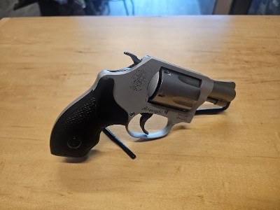 SMITH & WESSON 637-2 .38 SPL +P - Image 2 of 3