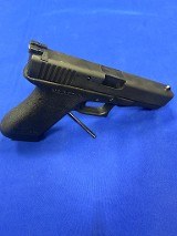 GLOCK G17 GEN 1 9MM LUGER (9x19 PARA) - 2 of 3