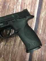 SMITH & WESSON M&P 40 Ambi-Thumb Saftey w/ Solofish Light/Green Laser Combo .40 S&W - 2 of 3