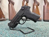 BERETTA PX4 STORM COMPACT .40 S&W - 1 of 3