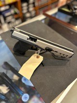 WALTHER SP22 M2 .22 LR - 2 of 3